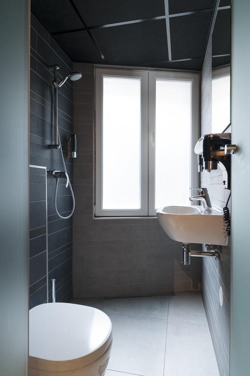 Quadruple Room Bathroom,850497536:JPEG